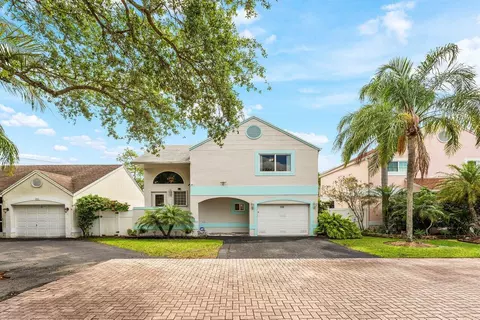 331 NW 101st Ter, Pembroke Pines, FL 33026