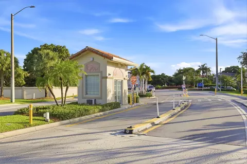 3135 Sunset Cir, Margate, FL 33063