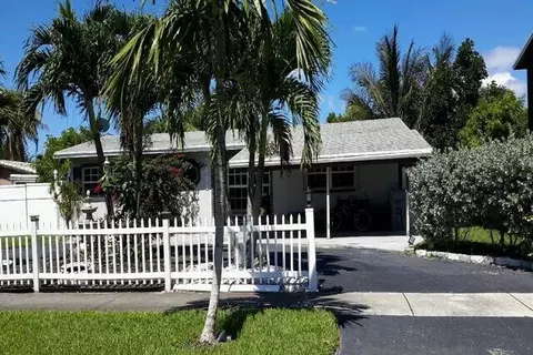 2411 NE 2nd Ter, Pompano Beach, FL 33064