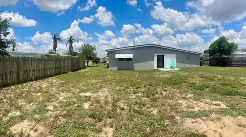 809 Gilbert St, Sebastian, FL 32958
