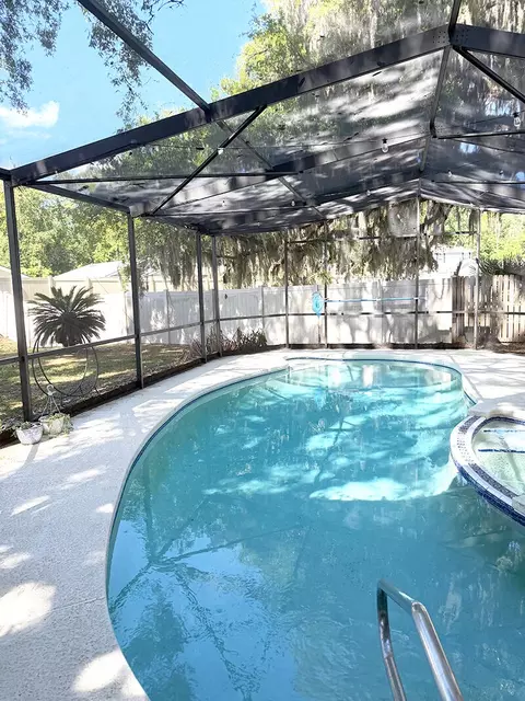 7962 Linkside Dr, Jacksonville, FL 32256