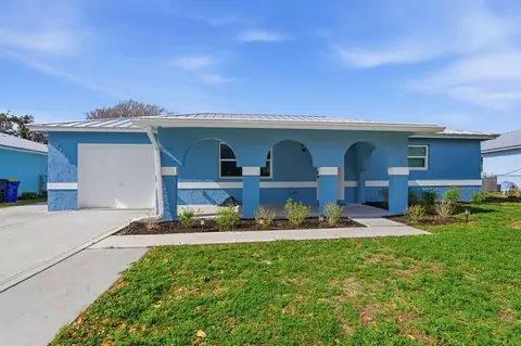 2268 NE 16th Ct, Jensen Beach, FL 34957