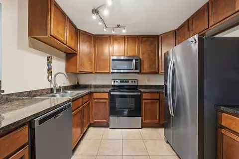 2050 Oleander Blvd #1-106, Fort Pierce, FL 34950