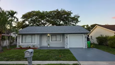 9335 NW 53rd St, Sunrise, FL 33351