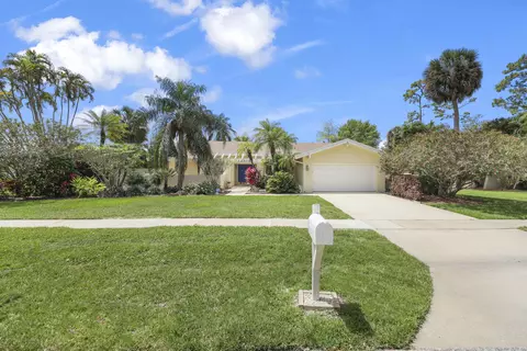 12378 Sawgrass Ct, Wellington, FL 33414