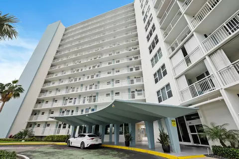 201 N Ocean Blvd #PH2, Pompano Beach, FL 33062
