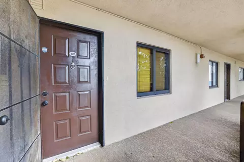 2206 S Cypress Bend Dr #401, Pompano Beach, FL 33069