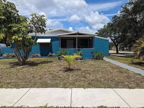 3851 SW 60th Ter, Davie, FL 33314