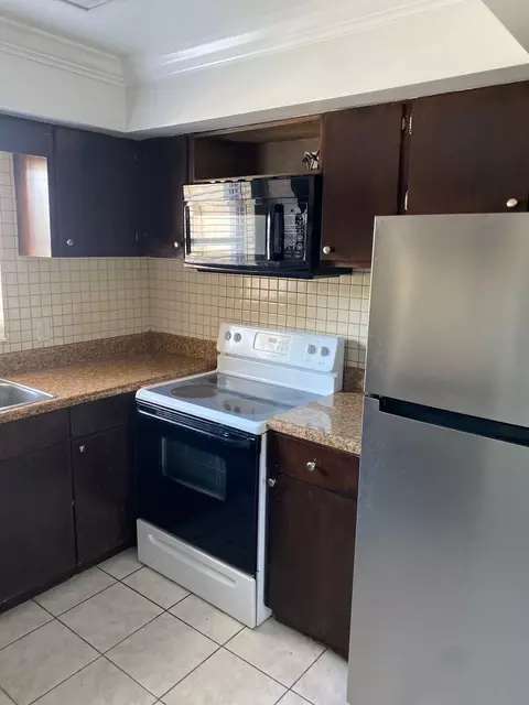 1450 E Sample Rd #112, Pompano Beach, FL 33064