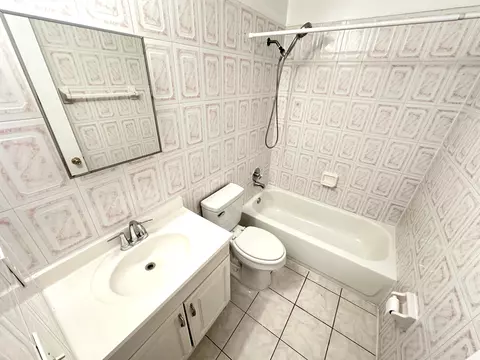 Bath - 3365 SE Garden St #3365, Stuart, FL 34997 photo 1 of 1