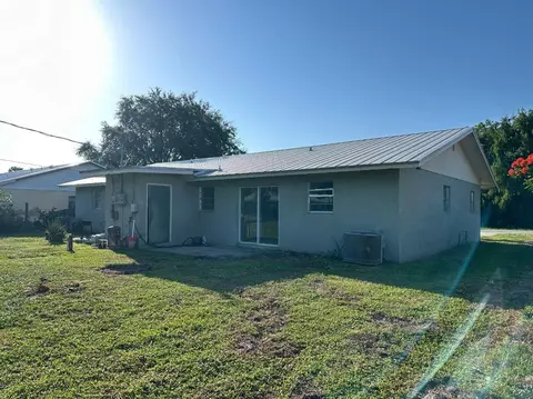 Exterior - 3365 SE Garden St #3365, Stuart, FL 34997 photo 4 of 4