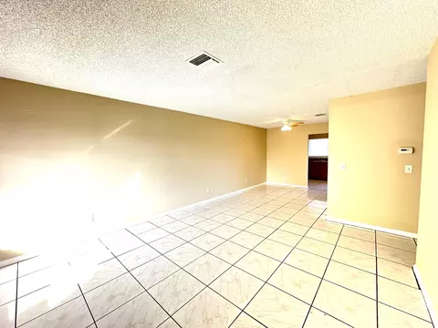 Living - 3365 SE Garden St #3365, Stuart, FL 34997 photo 1 of 4