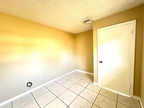 Bedroom - 3365 SE Garden St #3365, Stuart, FL 34997 photo 4 of 5