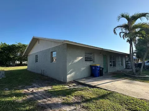 Exterior - 3365 SE Garden St #3365, Stuart, FL 34997 photo 3 of 4
