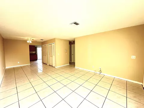 Living - 3365 SE Garden St #3365, Stuart, FL 34997 photo 2 of 4
