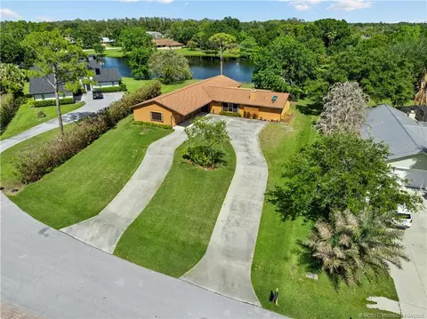 903 SW Willow Ln, Palm City, FL 34990