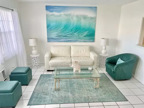 266 Oakridge P #266, Deerfield Beach, FL 33442