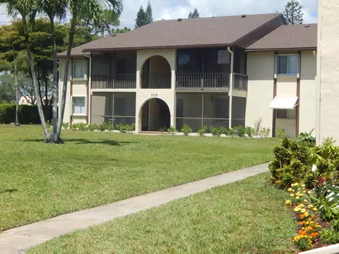 110 Lake Pine Cir #D-2, Greenacres, FL 33463