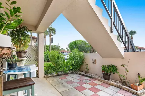 5200 E Club Cir #106, Boca Raton, FL 33487