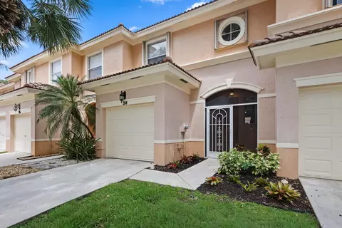 214 River Bluff Ln, Royal Palm Beach, FL 33411
