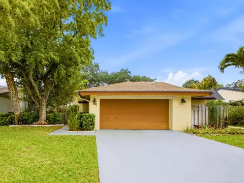 56 Baytree Cir, Boynton Beach, FL 33436