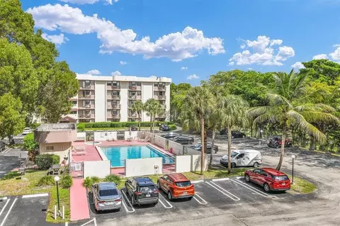 2501 Riverside Dr #206-A, Coral Springs, FL 33065