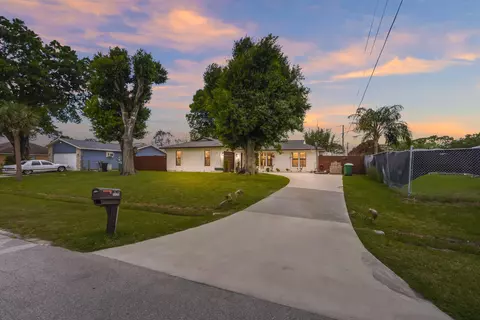 1720 SW Beeker St, Port Saint Lucie, FL 34953