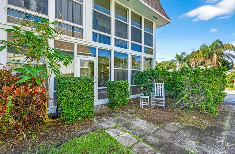 1901 Indian River Blvd #105-E, Vero Beach, FL 32960