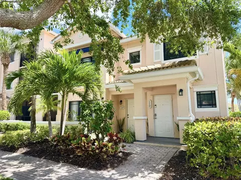 2808 Amalei Dr #110, Palm Beach Gardens, FL 33410