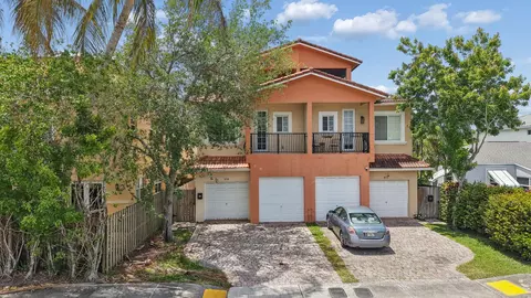819 SW 7th Ave, Fort Lauderdale, FL 33315