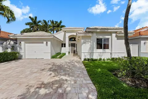 14525 NW 88th Ave, Miami Lakes, FL 33018