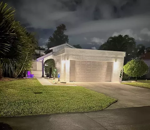 5622 Ainsley Ct, Boynton Beach, FL 33437