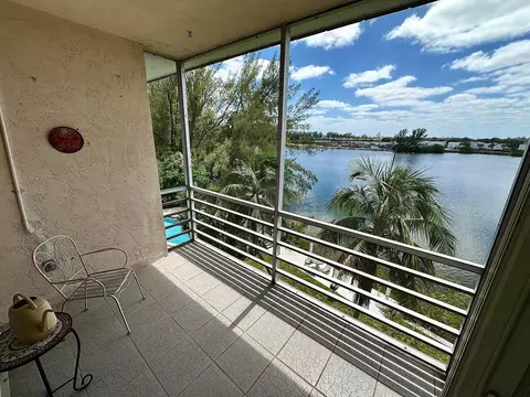 4311 Crystal Lake Dr #407, Pompano Beach, FL 33064