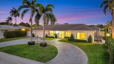 4460 NE 26th Ave, Lighthouse Point, FL 33064
