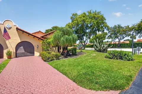 13653 Cortez Dr, Delray Beach, FL 33484