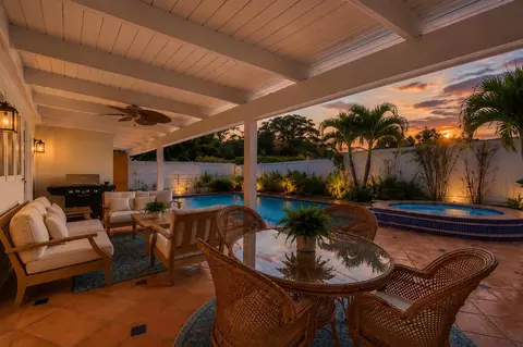 903 SW 28th Ave, Boynton Beach, FL 33435