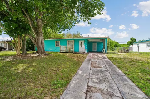 2443 2nd Pl SW, Vero Beach, FL 32962