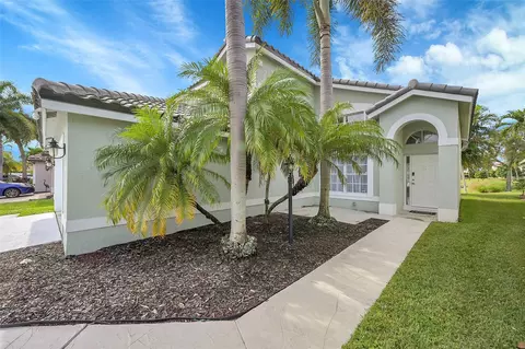 8236 White Rock Cir, Boynton Beach, FL 33436