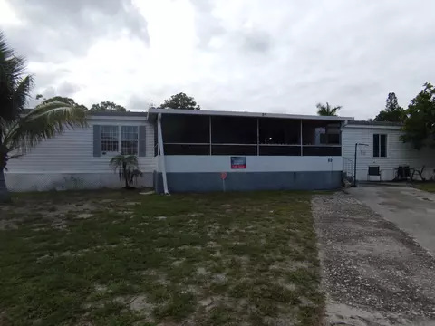 89 S Stuart Cir, Greenacres, FL 33463
