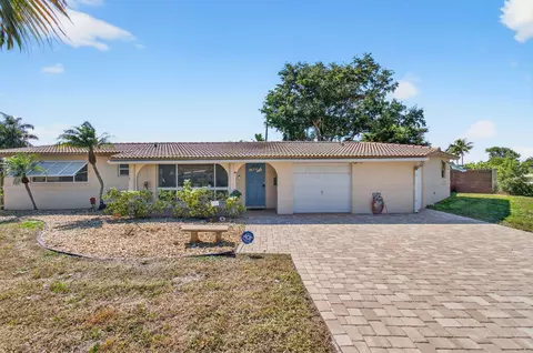 301 SE 8th Ave, Deerfield Beach, FL 33441