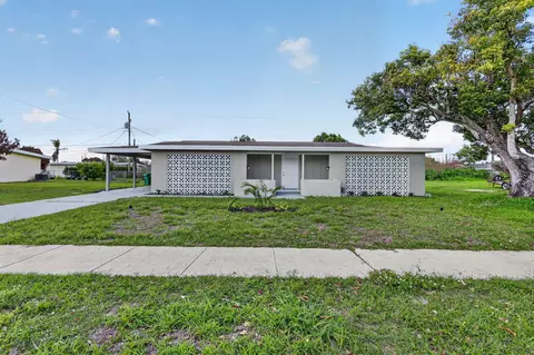 157 SE Calmoso Dr, Port Saint Lucie, FL 34983