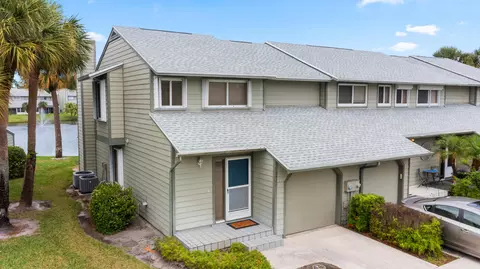 3280 NE Holly Creek Dr, Jensen Beach, FL 34957