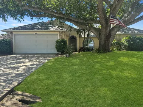 117 Hinchman Ave, Sebastian, FL 32958