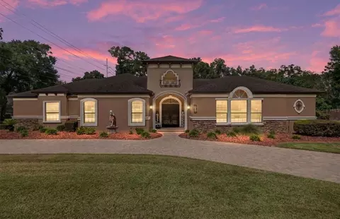 Exterior - 2901 SE 28th Ln, Ocala, FL 34471 photo 6 of 7