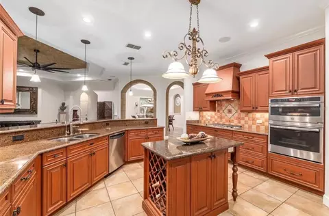 Kitchen - 2901 SE 28th Ln, Ocala, FL 34471 photo 2 of 4