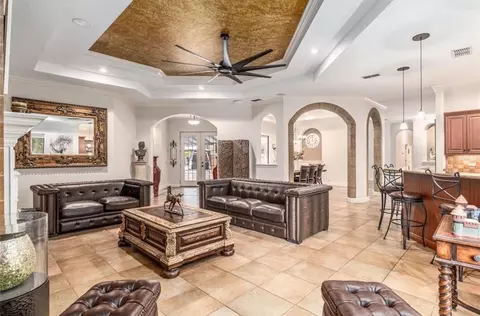 Living - 2901 SE 28th Ln, Ocala, FL 34471 photo 2 of 2
