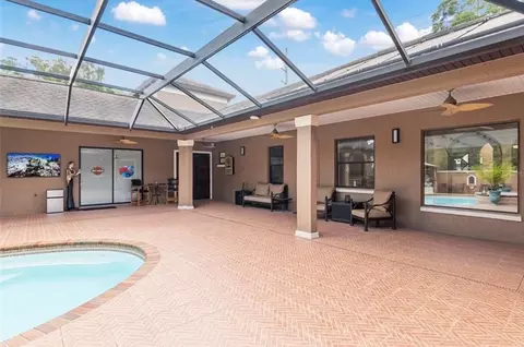 Exterior - 2901 SE 28th Ln, Ocala, FL 34471 photo 4 of 7
