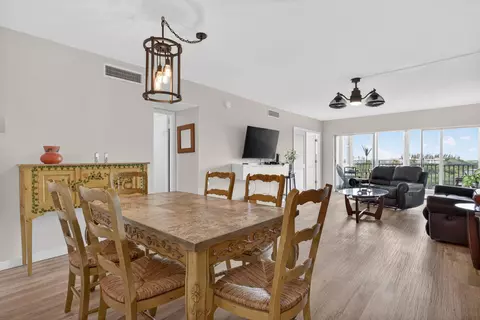 2950 N Palm Aire Dr #606, Pompano Beach, FL 33069