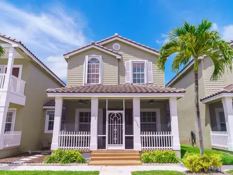 10585 NW 56th Pl, Coral Springs, FL 33076