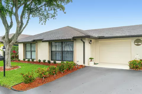 10127 Eaglewood Ter #A, Boynton Beach, FL 33436